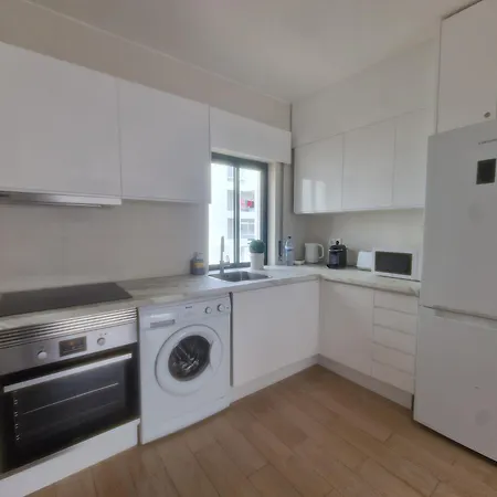 Modern - Avenida Mar 1